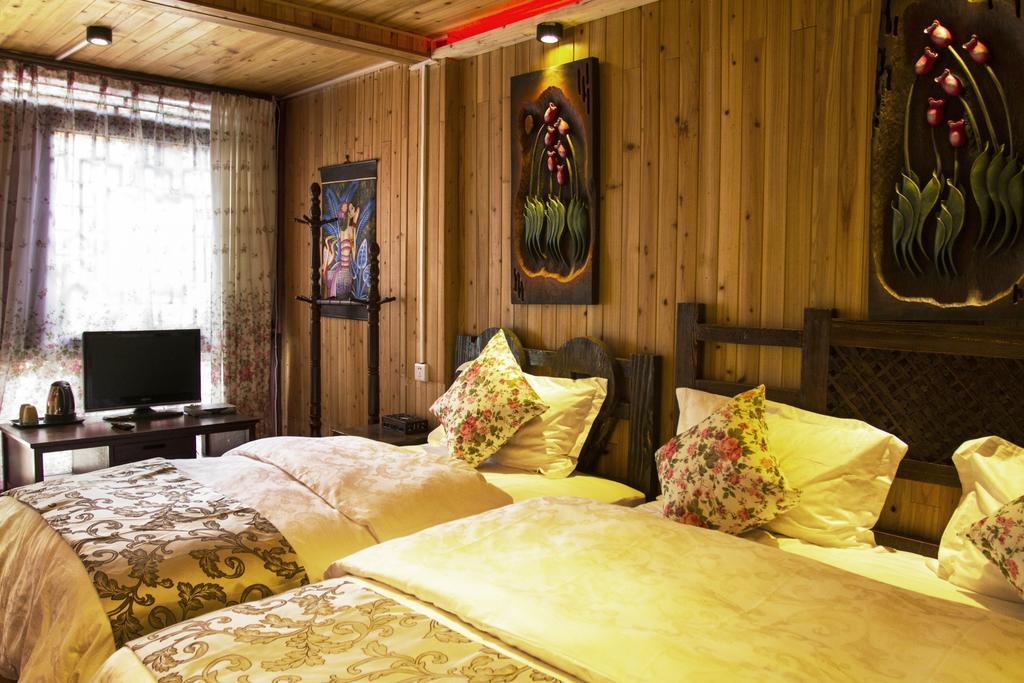 Secret Garden Hotel Лиджанг Екстериор снимка