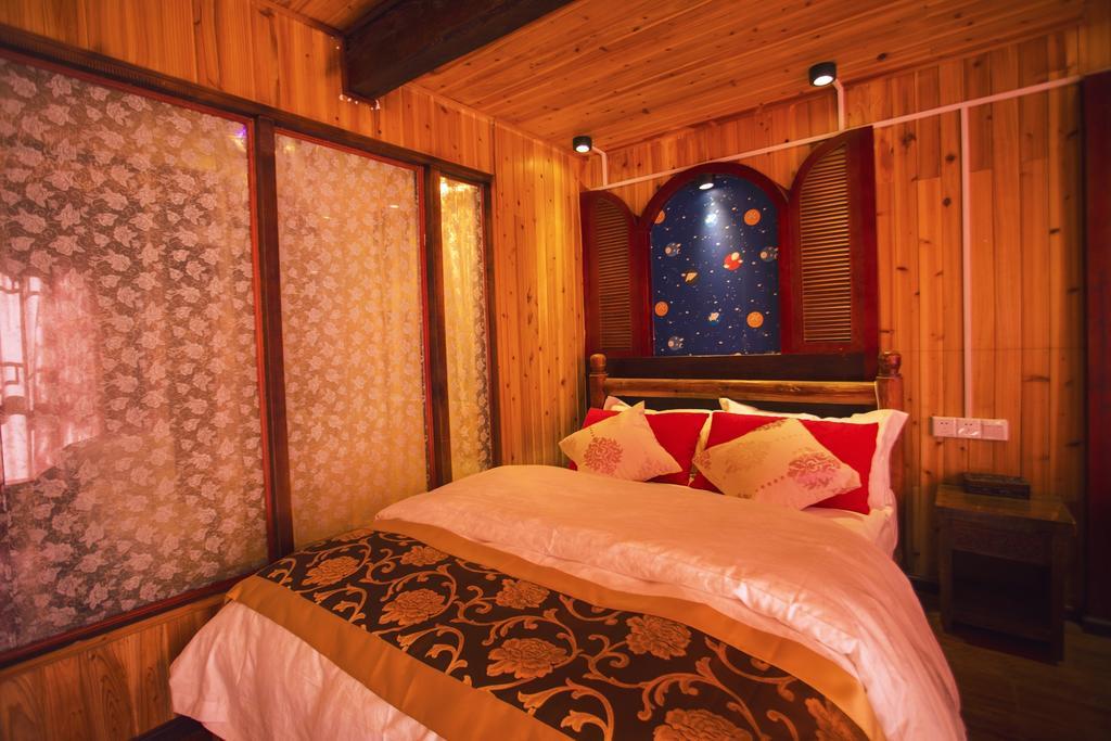 Secret Garden Hotel Лиджанг Екстериор снимка